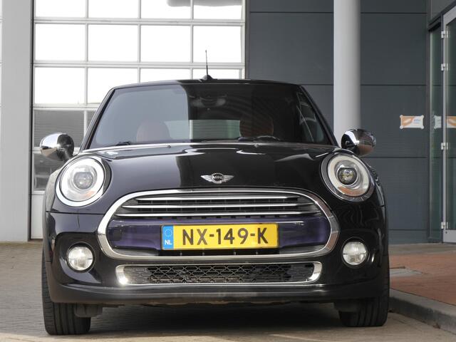 Mini COOPER Mini Cabrio 1.5 Chili Serious Business | Compleet nieuw cabriodak | Achteruitrijcamera | Lichtmetalen velgen | Navigatiesysteem | Climate control | Lederen bekleding | Stoelverwarming | Keyless entry en start