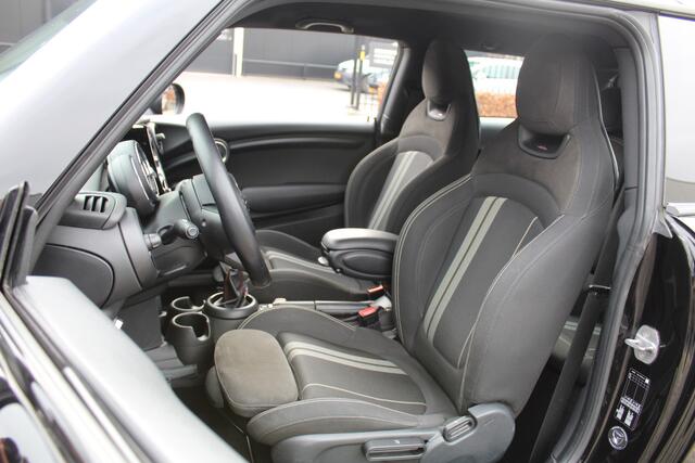 Mini COOPER 1.5 Cooper | JCW pakket | LED | Kuipstoelen | NL-auto