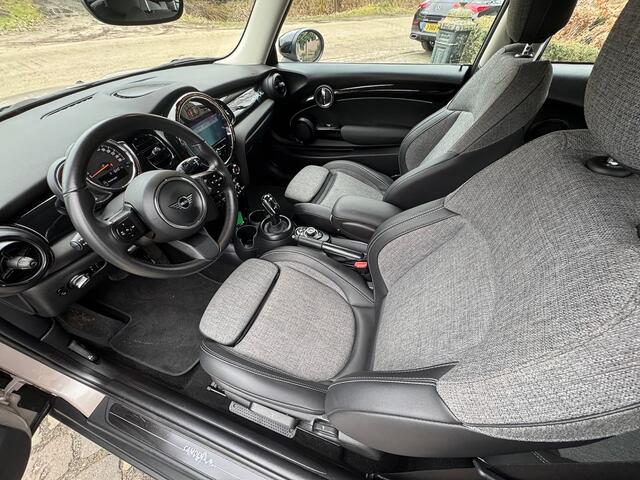 Mini COOPER 1.5 136pk autom Camden Edition 1/2leer,ecc,lmv,navi,pdc