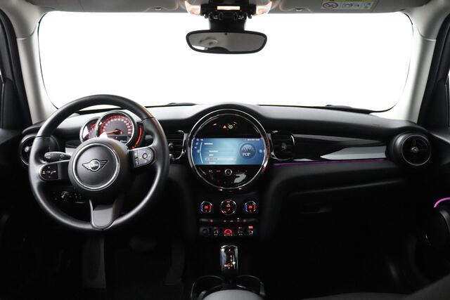 Mini COOPER 1.5 Classic | Navigatie | Climate Control | PDC |