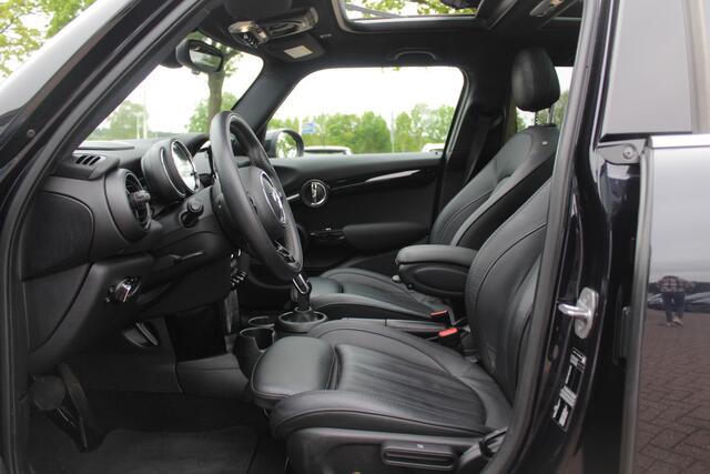 Mini COOPER Mini 1.5 60 Years Edition / Panoramadak / Head-up / Leder / Harman Kardon / 17'' / Navigatie / DAB / Cruise Control