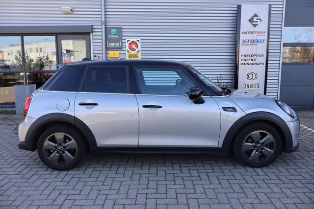 Mini COOPER Mini 1.5 Camden Edition 1e Eigenaar | Volledig Onderh | NAP | BTW | Carplay | Navi | Cruise | DAB | Full Led | Start/Stop | Hill-Hold | PDC