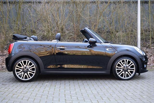 Mini COOPER Mini Cabrio 1.5 Harman Kardon I Keyless I Navi I Parkeerassistent I Windvanger I Stoelverwarming I Achteruitrijcamera I Stoelverwarming I MINI Excitement-pakket I Etc.