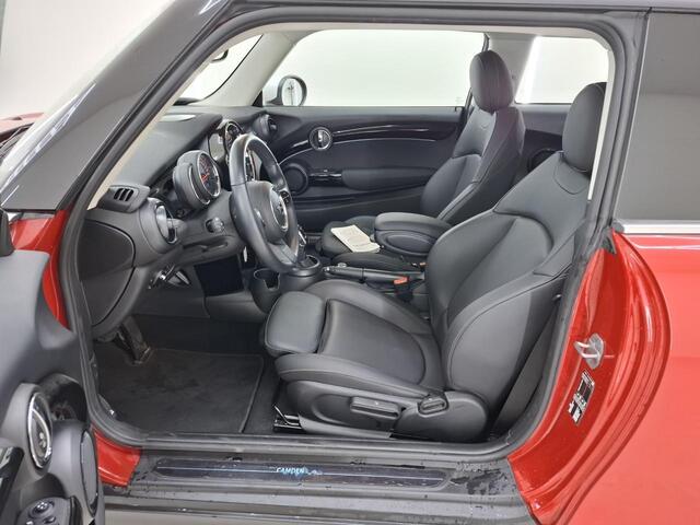 Mini COOPER Mini 1.5 Camden Edition 136pk Automaat | PDC | Navi | Cruise Control | Climate Control | Leer |