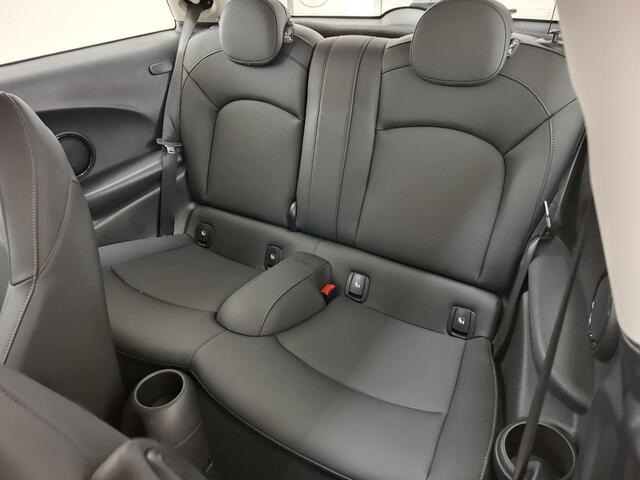 Mini COOPER Mini 1.5 Camden Edition 136pk Automaat | PDC | Navi | Cruise Control | Climate Control | Leer |