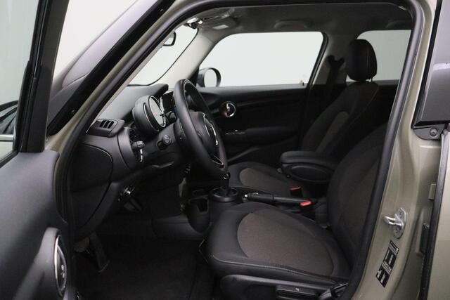 Mini COOPER 1.5 Pepper 2019 | Dealer Onderhouden | Navigatie | Carplay | Cruise Control | Spraakbediening | Stoelverwarming | Stuurwiel Bediening | Keyless 2 Sleutels | Nationale Autopas