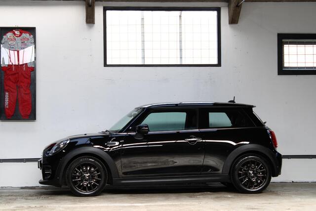 Mini COOPER Mini 1.5 Chili | Serious Business | Stoelverwarming | Achteruitrijcamera | NL auto | 1e eigenaar |