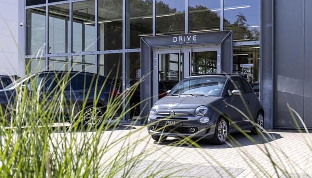 Mini COOPER Mini 1.5 Dalston Edition JCW|Pano|H/K|Enigmatic Black - Black exterior