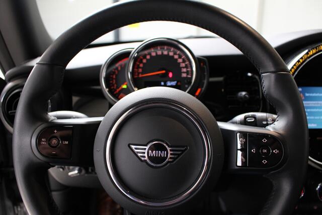 Mini COOPER Mini 1.5 Camden Edition Navigatie by App | Parkeersensoren | Airco | Lichtmetalen velgen