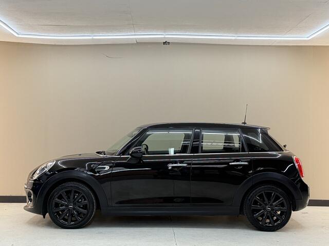 Mini COOPER Mini 1.5 135Pk, 2017, 2de eigenaar, Dealer onderhouden, Parkeersensoren, Climate control, Cruise control, AUX aansluiting, Elektrische ramen, 17" Lichtmetalen velgen,