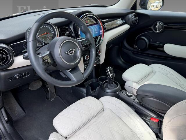 Mini COOPER 3-deurs C Classic Uitvoering | Premium Plus Pakket | Glazen panoramadak | Comfort Access | 16" LM Victory Spoke zwart