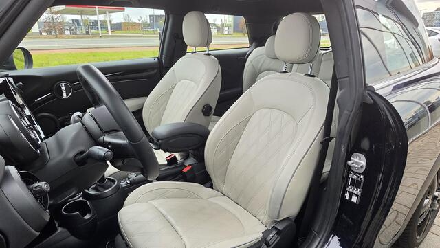 Mini COOPER Mini 1.5 Resolute Edition | NAP | Pano | Automaat | JCW | Wit Leder | Keyless | Stoelverwarming | Camera | PDC