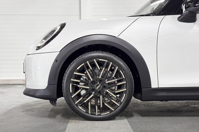 Mini COOPER Cabrio 2.0 Cooper C Favoured M | 18 inch Night Flash Spoke 2-tone