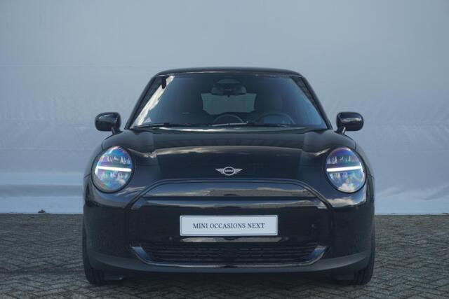Mini COOPER 3-deurs E Blackyard | Pakket XS | Head-Up Display | Stoelverwarming | Led-Koplampen | Parking Assistant | Driving Assistant