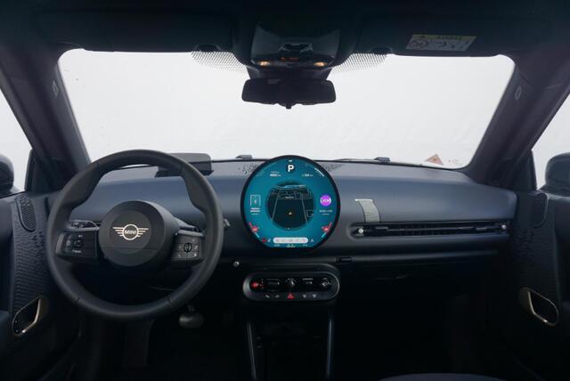 Mini COOPER 3-deurs E Blackyard | Pakket XS | Head-Up Display | Stoelverwarming | Led-Koplampen | Parking Assistant | Driving Assistant