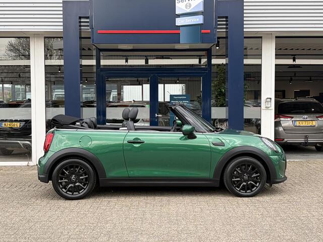 Mini COOPER Mini Cabrio 1.5 Classic / Automaat / NL-Auto / Dealer-Onderhouden / Vol-Leder / Stoelverwarming / Cruise-Control / Climate-Control / Apple-Carplay & Android-Auto / Instapverlichting / LED / Keyless / DAB Radio-Bluetooth / Navi / PDC-Achter / 16'' LMV / EN