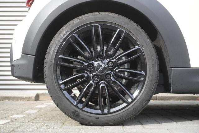 Mini COOPER Cabrio C Classic Uitvoering | Comfort Plus Pakket | 17 inch LM Tentacle Spoke black | Comfort Access | Piano Black Exterior pack