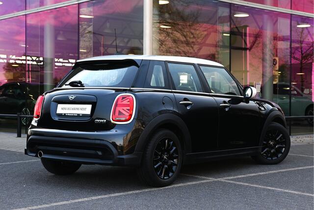 Mini COOPER Hatchback Camden / Cruise Control / LED / Ambiance verlichting / Multifunctioneel stuurwiel