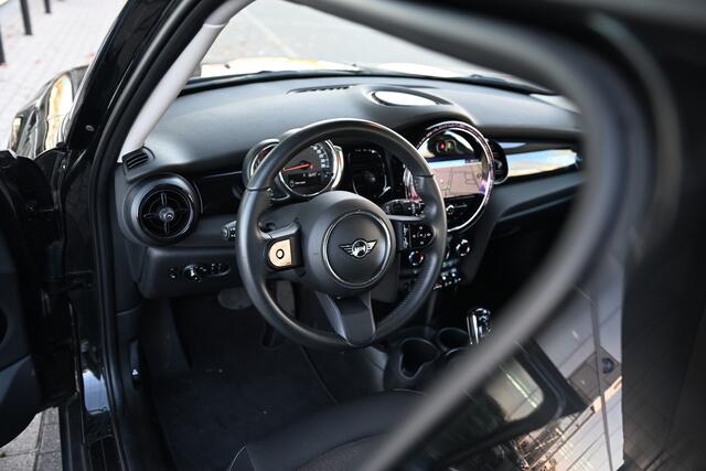 Mini COOPER Hatchback Camden / Cruise Control / LED / Ambiance verlichting / Multifunctioneel stuurwiel