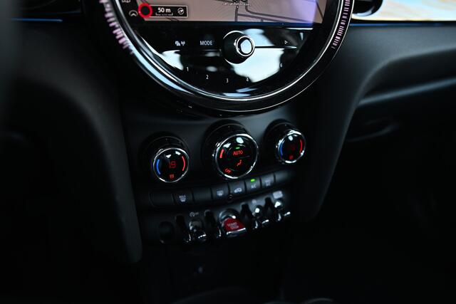 Mini COOPER Hatchback Camden / Cruise Control / LED / Ambiance verlichting / Multifunctioneel stuurwiel