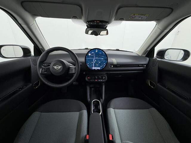 Mini COOPER Mini E 40.7kWh SOH 99% Navi Camera Apple Carplay Android Auto Cruise Control Pdc Lmv DAB Led Regen-Lichtsensor Bluetooth Dodehoek detector Rijstrooksensor WiFi Isofix Origineel Nederlandse Auto Fabrieksgarantie tot 7-2-2028 Accu garantie tot 7-2-2033/160.