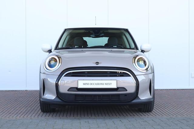 Mini COOPER Mini 1.5 Camden Go Edition Achteruitrijcamera / Cruise Control / Navigatie / Getint Glas / Sportstoelen