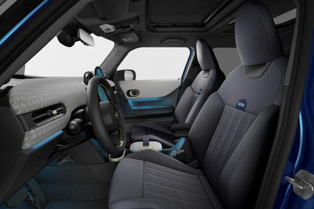 Mini COOPER 5-deurs 1.5 Cooper C Favoured L | 18 Inch Night Flash Spoke 2-tone | Opruimingsvoordeel