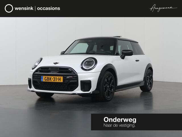 Mini COOPER Mini 1.5 C John Cooper Works M | Panoramadak | Sportstoelen | HUD | Groot Navigatie "OLED" | Camera | DAB | Apple CarPlay/Android Auto | 17" Lichtmetalen Velgen | LED | DAB |