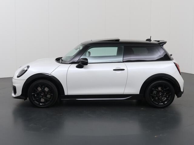 Mini COOPER Mini 1.5 C John Cooper Works M | Panoramadak | Sportstoelen | HUD | Groot Navigatie "OLED" | Camera | DAB | Apple CarPlay/Android Auto | 17" Lichtmetalen Velgen | LED | DAB |