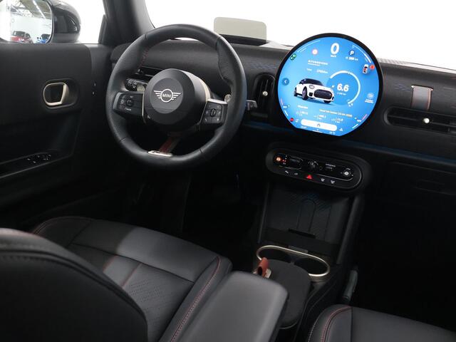 Mini COOPER Mini 1.5 C John Cooper Works M | Panoramadak | Sportstoelen | HUD | Groot Navigatie "OLED" | Camera | DAB | Apple CarPlay/Android Auto | 17" Lichtmetalen Velgen | LED | DAB |