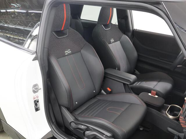 Mini COOPER Mini 1.5 C John Cooper Works M | Panoramadak | Sportstoelen | HUD | Groot Navigatie "OLED" | Camera | DAB | Apple CarPlay/Android Auto | 17" Lichtmetalen Velgen | LED | DAB |