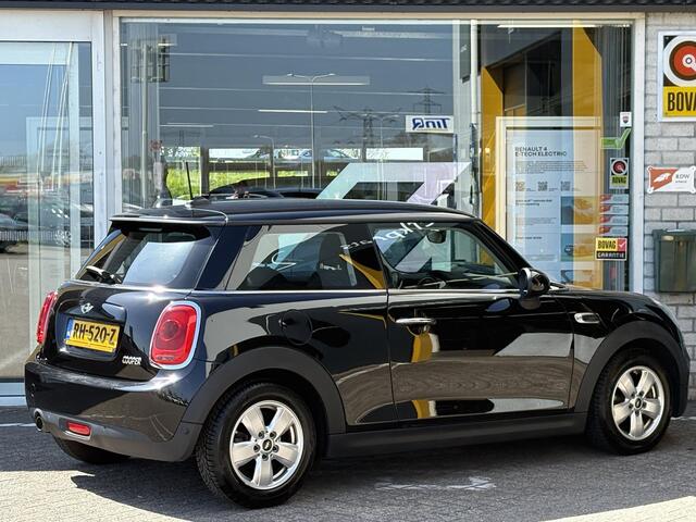 Mini COOPER 1.5 Business | NAP | Navigatie | Cruise Control | Airco | Parkeersensoren | Lichtmetaal |