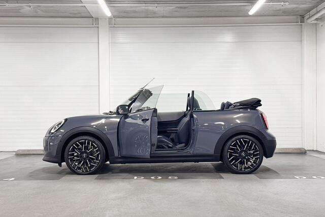 Mini COOPER Cabrio C | Favoured Uitvoering | Pakket L | 18" Night Flash Spoke 2-tone - Boost Deals
