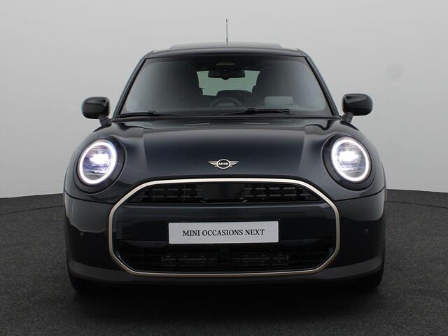 Mini COOPER 5 deurs Favoured + M pakket + Pano + Getint Glas