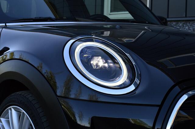 Mini COOPER Mini 1.5 Camden Plus Edition Rijklaarprijs-Garantie Leder sport interieur Camera led apple carplay Airco