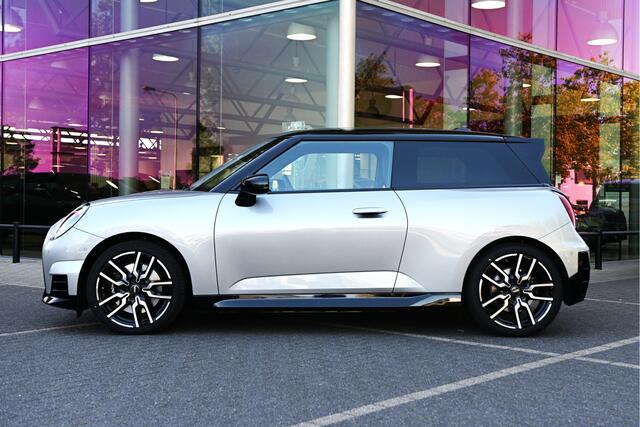 Mini COOPER Hatchback E / John Cooper Works / Pakket M / 18" JCW Lap Spoke 2-tone