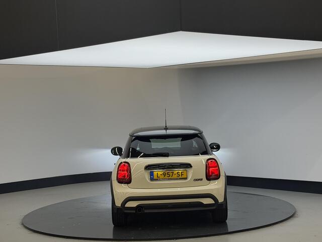 Mini COOPER Mini 1.5 Classic | Automaat | Panodak | Black Optic pakket | Carplay | NL Auto