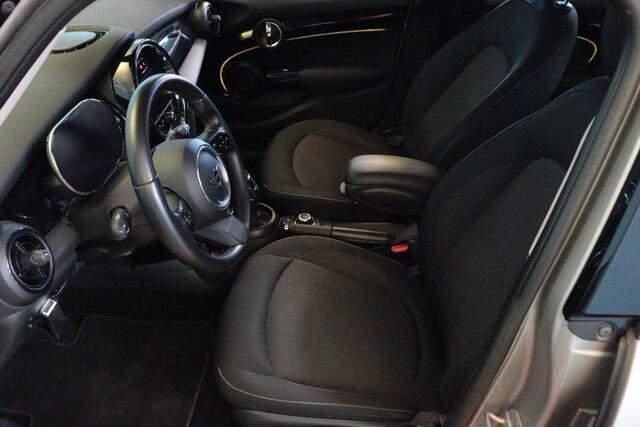 Mini COOPER Mini 1.5 Camden Edition Automaat | NAVI | CLIMA | PDC ACHTER | CRUISE | LMV |