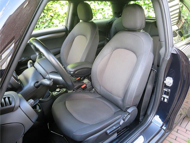 Mini COOPER 1.5 One Pepper F56 LCI met LED, Park ass., DAB, Navi en 17"