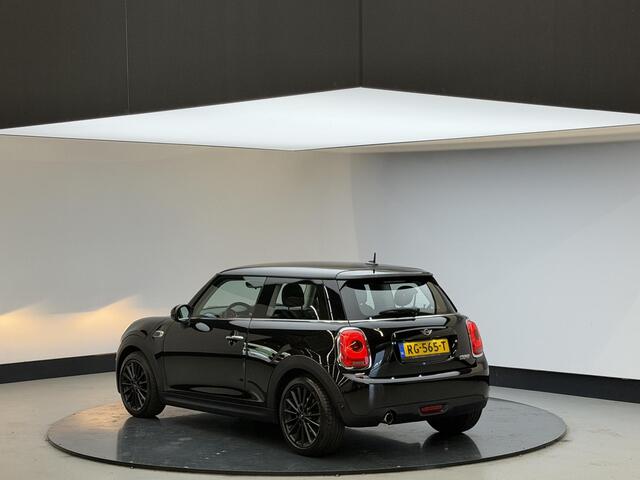 Mini COOPER Mini 1.5 Business | 17 '' JCW lm Velgen | Cruise | NL Auto