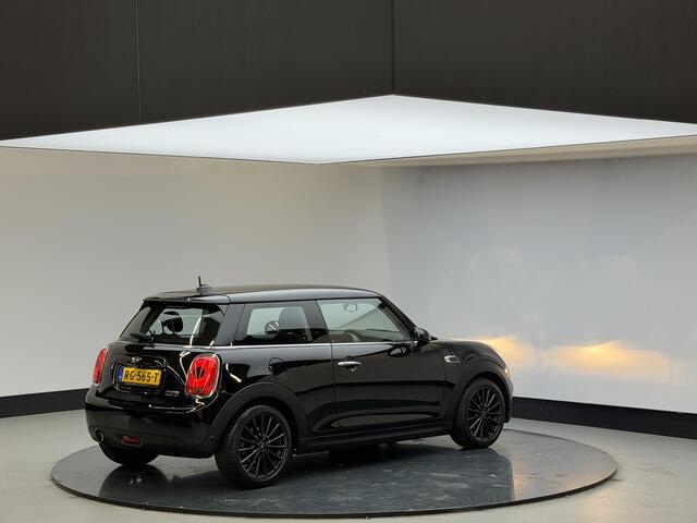 Mini COOPER Mini 1.5 Business | 17 '' JCW lm Velgen | Cruise | NL Auto