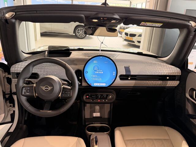 Mini COOPER Cabrio 2.0 C Favoured S pakket | Comfort Access | Stoelverwarming | Sportstoelen | Head-up display
