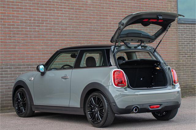 Mini COOPER 1.5 136PK Automaat Chili, Camera, Stoelverwarming, Navigatie, PDC, Full LED, Half leder, Bluetooth.