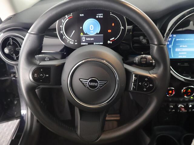 Mini COOPER 3-Deurs 1.5 Sports Classic Automaat | Apple Carplay & AndroidAUTO | Parkeersensoren | 1e eigenaar |