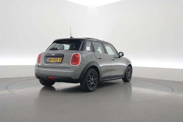 Mini COOPER 5-Deurs 1.5 136 PK Business | Rijklaar | Orig. NL | S/K-dak | 5-deurs | Climate | Cruise | NAV | Bluetooth | 16'' | Elek. Ramen V