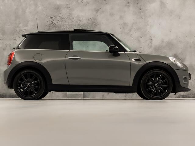 Mini COOPER Mini 1.5 Chili Automaat (PANORAMADAK, GROOT NAVI, CLIMATE, LEDER, STOELVERWARMING, SPORTSTOELEN, GETINT GLAS, PARKEERSENSOREN, LED KOPLAMPEN, NIEUWSTAAT)