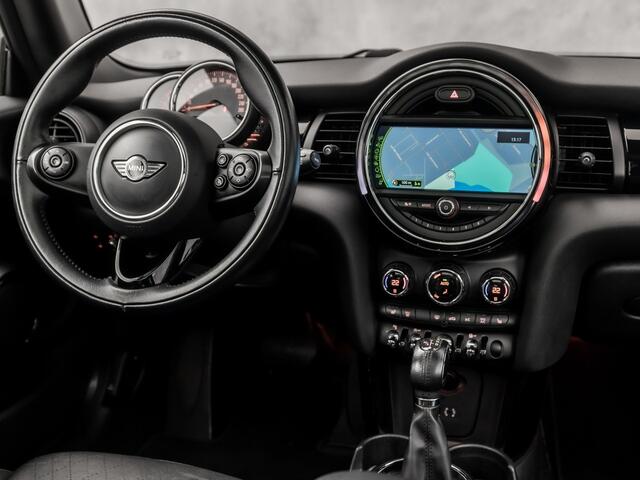 Mini COOPER Mini 1.5 Chili Automaat (PANORAMADAK, GROOT NAVI, CLIMATE, LEDER, STOELVERWARMING, SPORTSTOELEN, GETINT GLAS, PARKEERSENSOREN, LED KOPLAMPEN, NIEUWSTAAT)