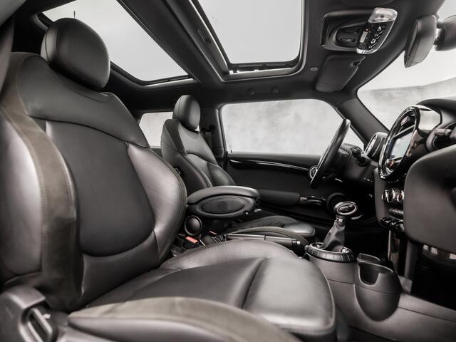 Mini COOPER Mini 1.5 Chili Automaat (PANORAMADAK, GROOT NAVI, CLIMATE, LEDER, STOELVERWARMING, SPORTSTOELEN, GETINT GLAS, PARKEERSENSOREN, LED KOPLAMPEN, NIEUWSTAAT)