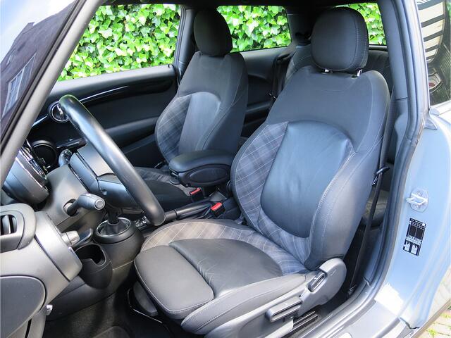 Mini COOPER 1.5 Chili F56 LCI automaat NL-auto, LED, Navi, Keyless AppleCP, 17"