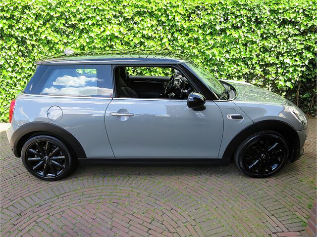 Mini COOPER 1.5 Chili F56 LCI automaat NL-auto, LED, Navi, Keyless AppleCP, 17"